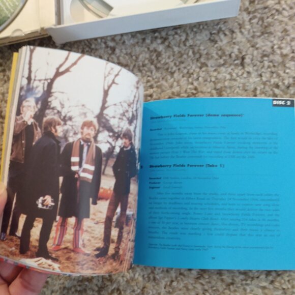 Beatles CD/Book Bundle - Picture 9 of 14